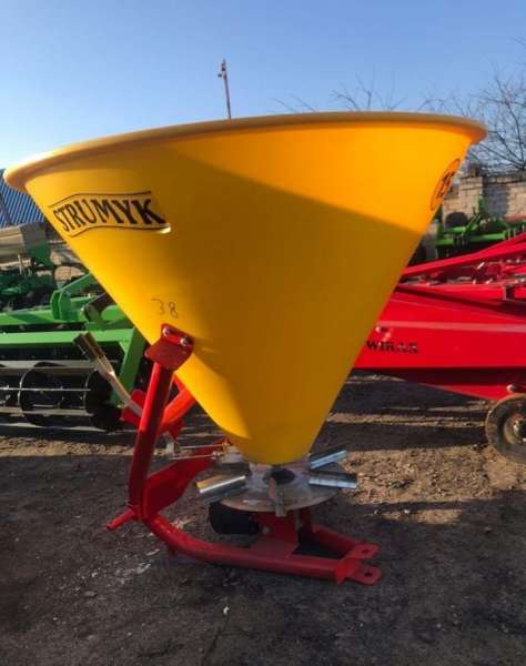 Разбрасыватель удобрений одноосный 500л Польша STR