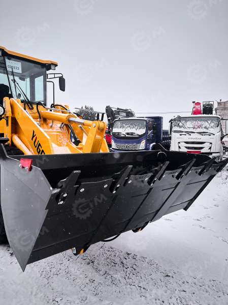 Новый Экскаватор погрузчик Yugong 933L