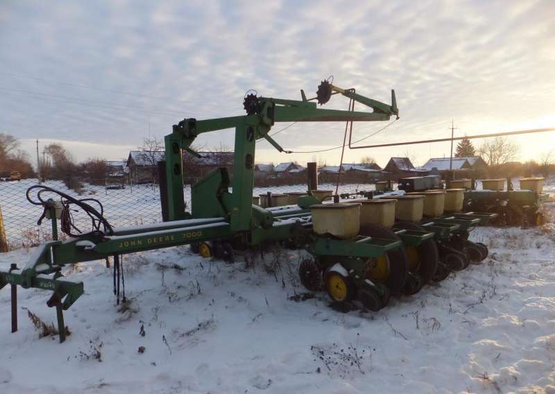 Сеялка jon deere 7000