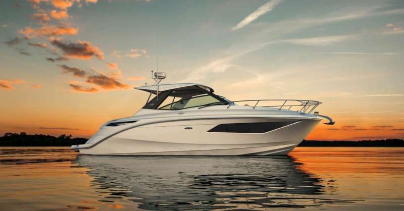 Катер Sea Ray Sundancer 320 Coupe