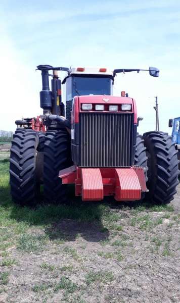 Трактор Buhler Versatile 2375