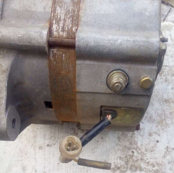 Генератор 24в hitachi japan