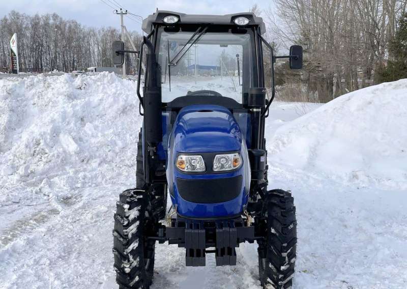 Трактор Русич TE-404 GII с кабиной + Опрыскиватель
