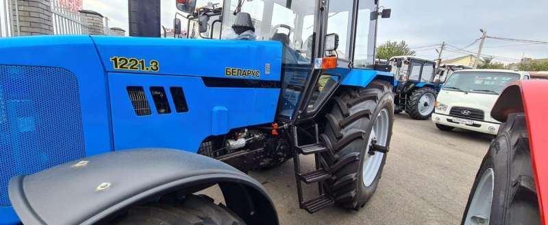 Трактор Беларус 1221.3 мтз