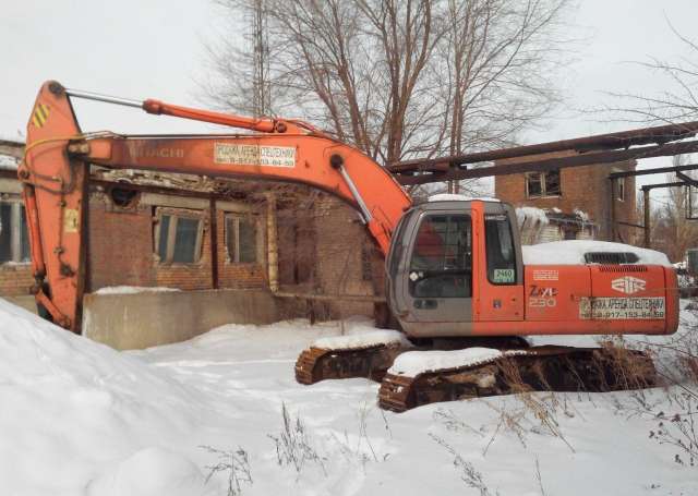Экскаватор гусеничный Hitachi ZX 230 LC