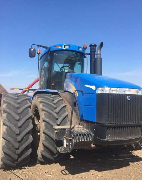 Трактор NewHolland T9040