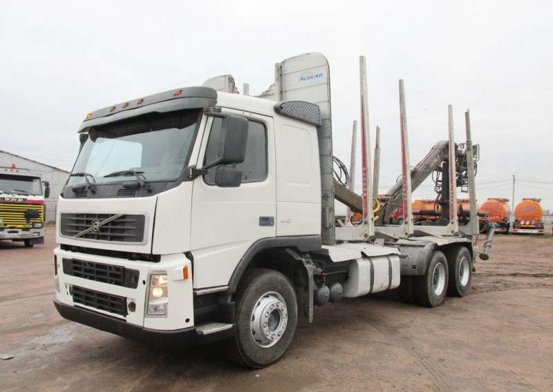 Volvo FM 13.440 Лесовоз с манипулятором 2006г