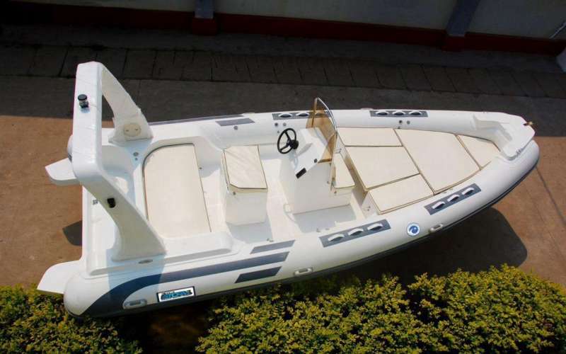 Лодка риб Stormline RIB730