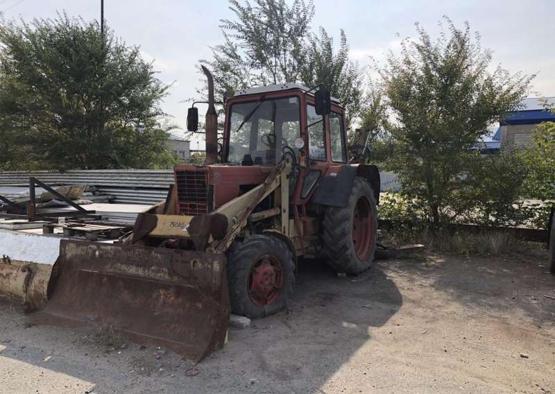 Эксковатор погрузчик мтз 82