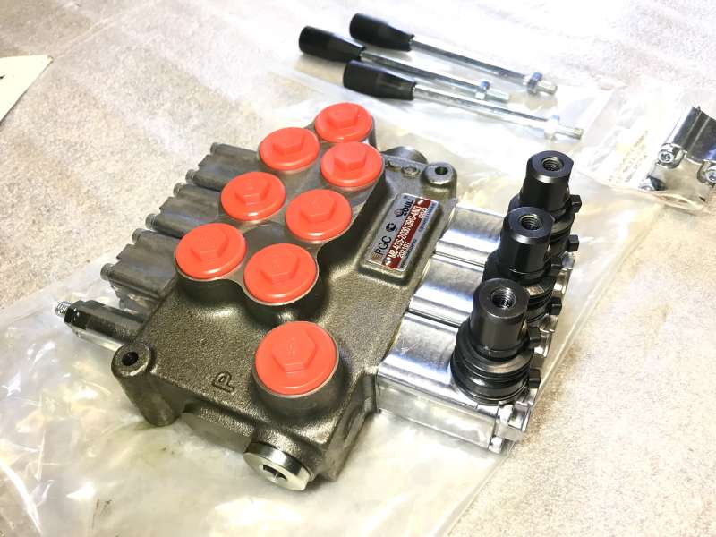 Гидрораспределитель 3-х секционный серии MB-43S