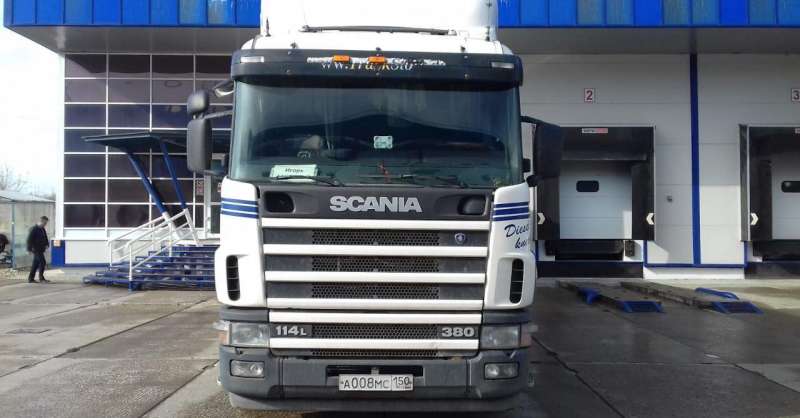 Scania-R114 380 с полуприцепом реф