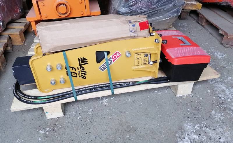 Гидромолот на мини-экскаватор Case CX 75SR CX 80