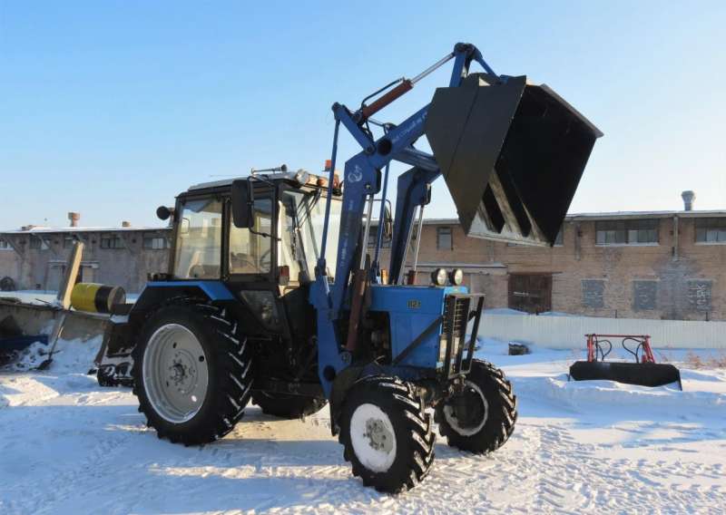 Погрузчик универсальный пку-0.8(кун)