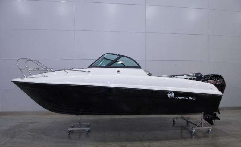 Катер «Phoenix 560»