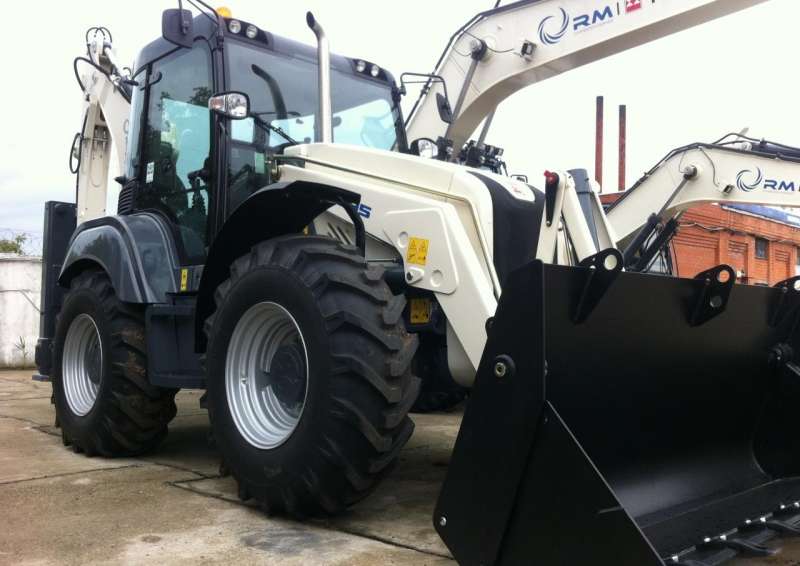 Экскаватор-погрузчик RM Terex TLB 995