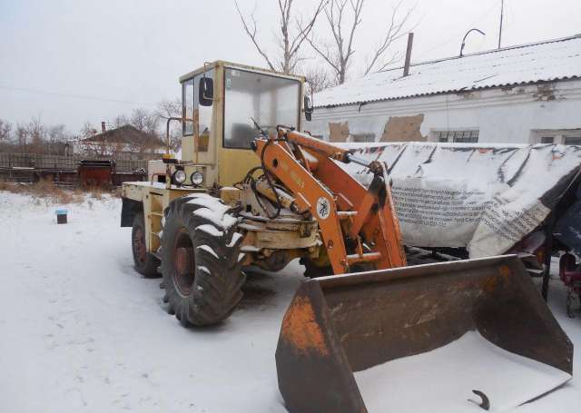 Фронтальный погрузчик ун-053