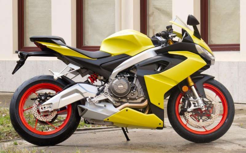 Мотоцикл aprilia RS660