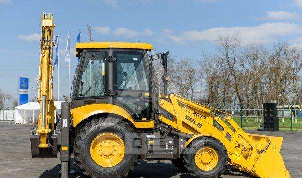Экскаватор-погрузчик sdlg B877F с вилами