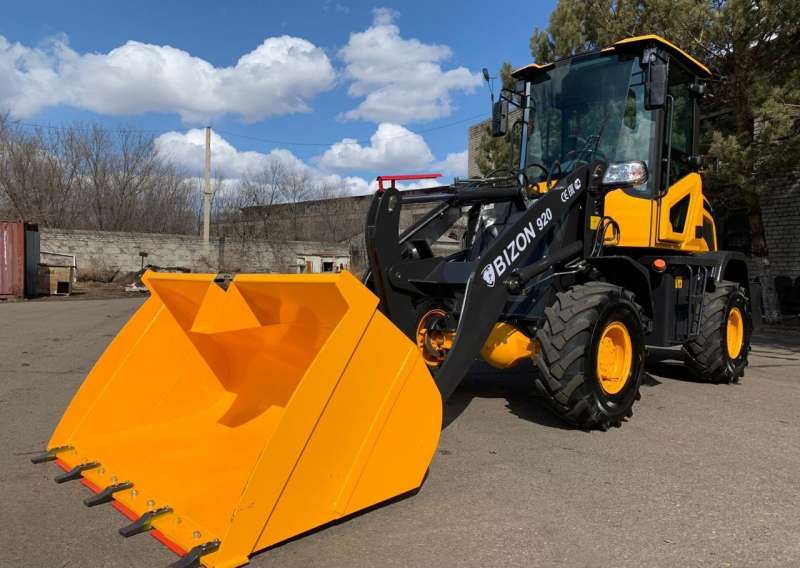 Фронтальный погрузчик BIZON 920, 2022