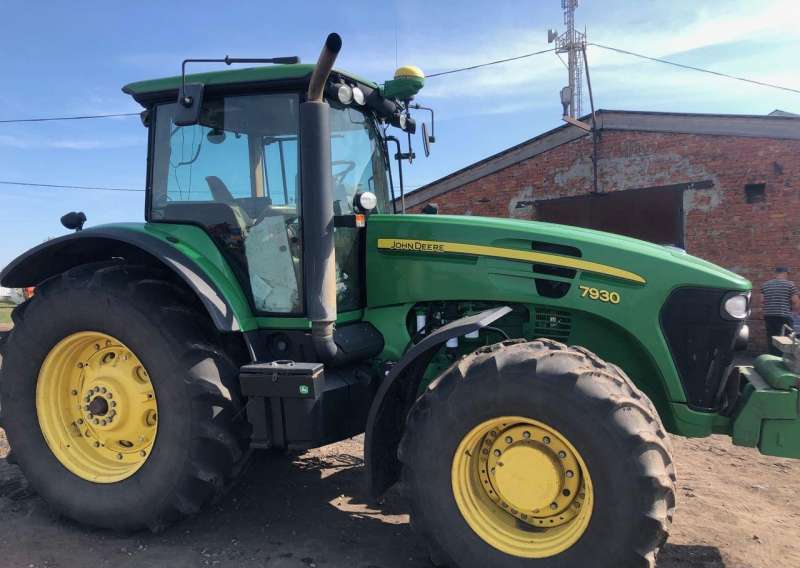 John Deere 7930