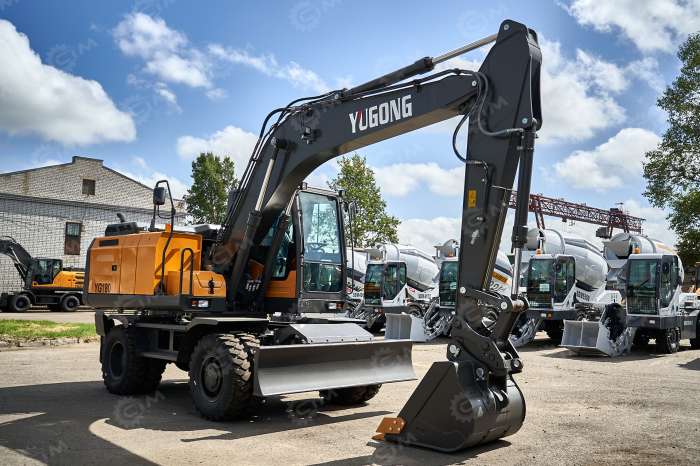 Колесный экскаватор Yugong Y G180
