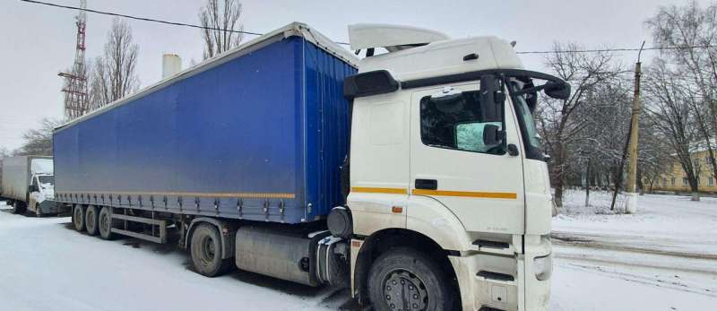 Камаз 5490 и полуприцеп nefaz 9334