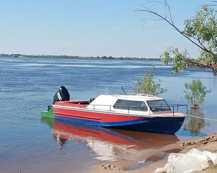 Лодка восток 2. Катер Восток 2т. Катер Амур Восток 2. Катер Восток 2т водомет. Катер Восток 2т габариты.