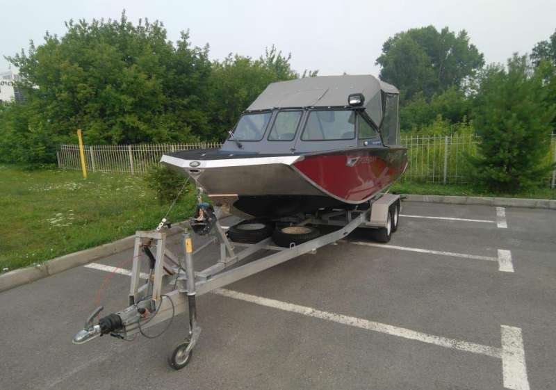 Катер "Росомаха 6000"