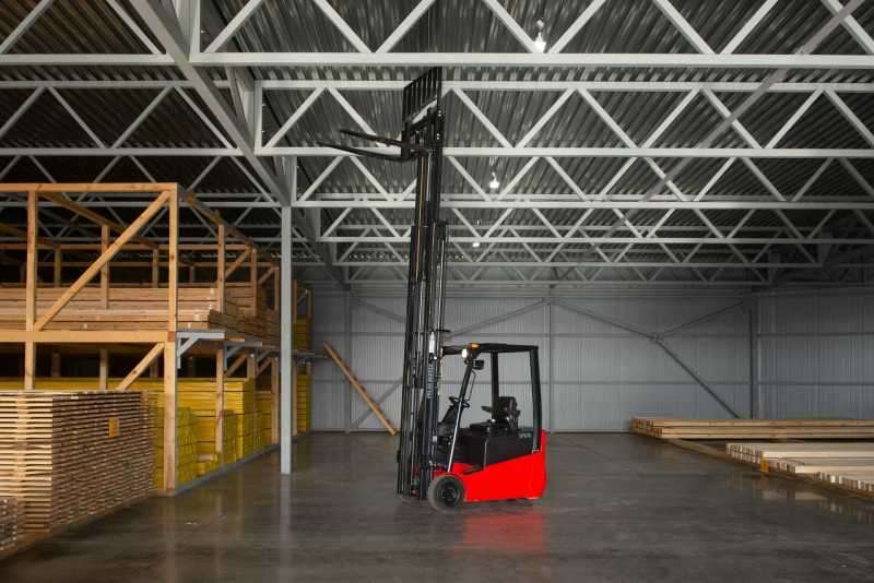 Электрический вилочный погрузчик polar badger cpd18