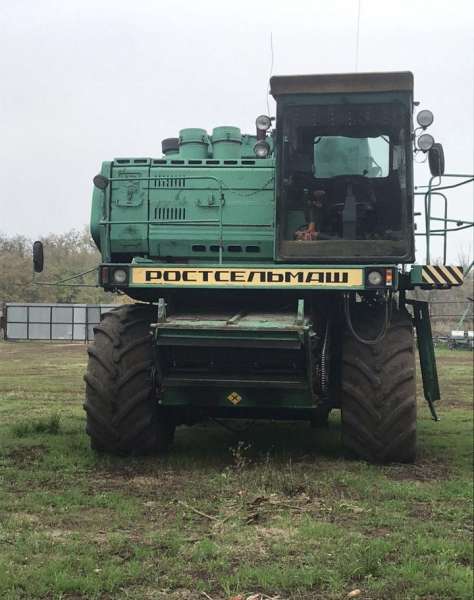 Продаётся зерноуборочный комбайн Дон-1500Б