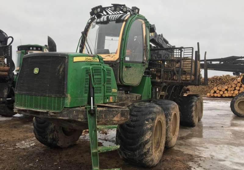 Форвардер John Deere 1510E