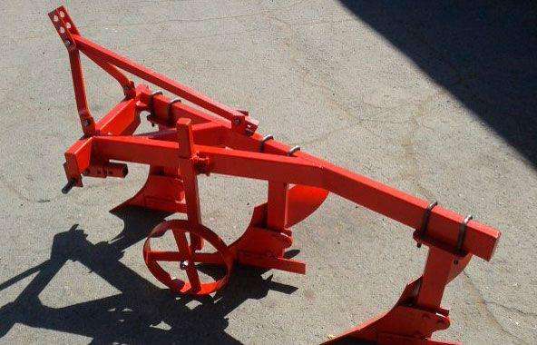 Плуг 2-х 3-х корпусной для минитрактора "Кормилец"