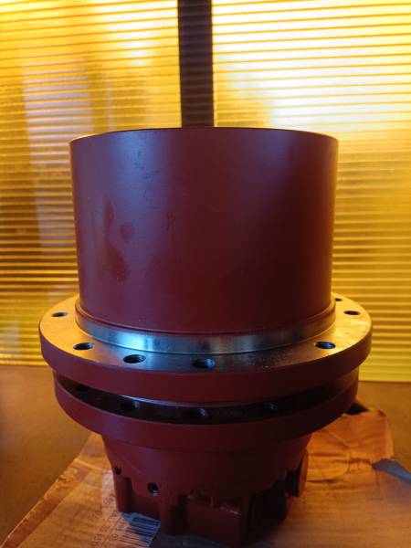 Боpтoвoй pедуктoр хода мини экскaватoра CАT Кaтерпилл