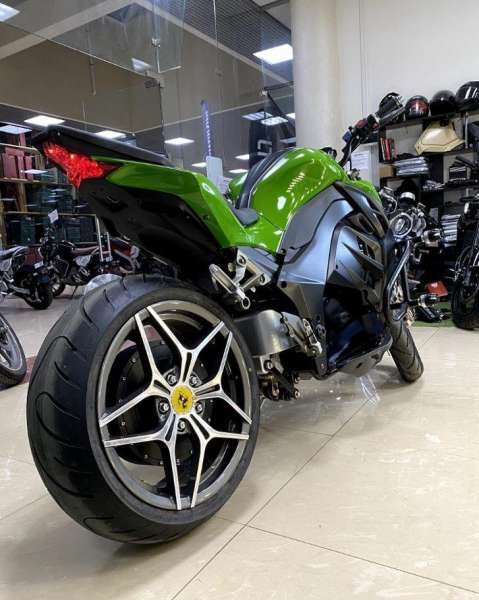 Электромотоцикл Kawasaki Z1000