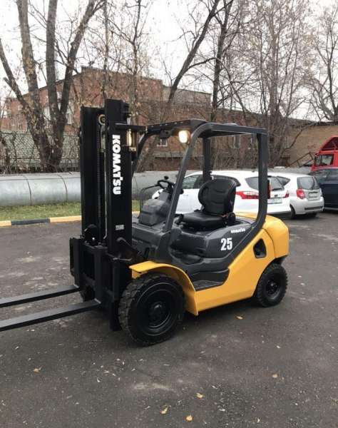 Вилочный Погрузчик komatsu 2.5 тон Дизель