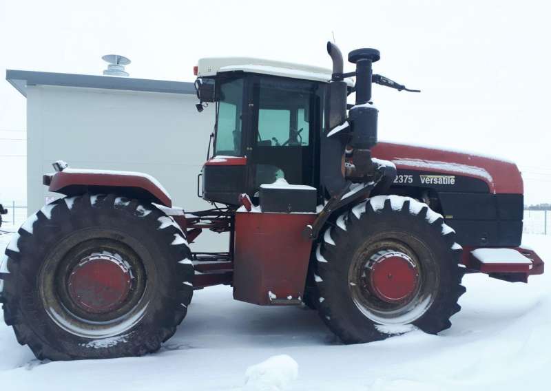 Трактор Buhler Versatile 2375