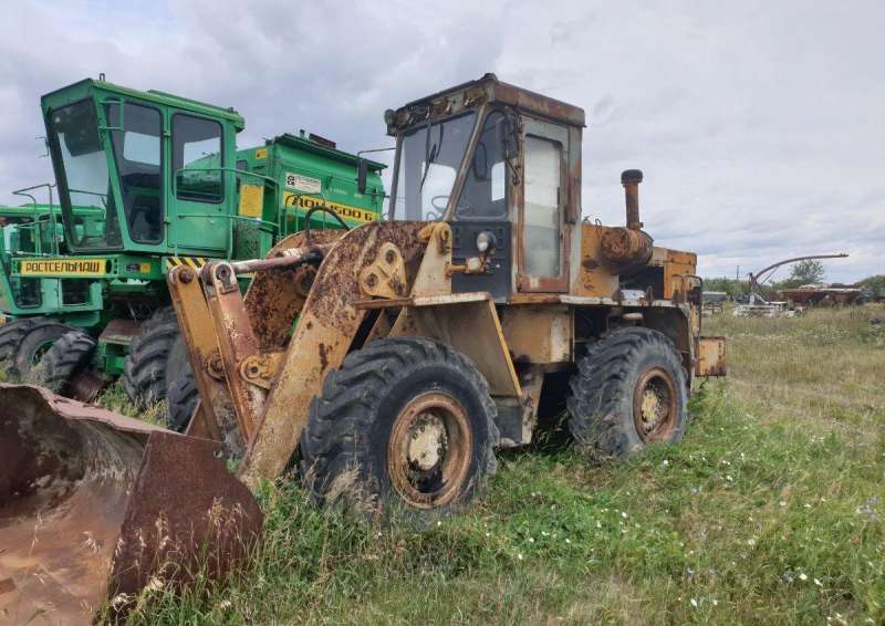 Фронтальный погрузчик чзк B 138 с