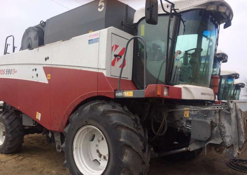 Зерноуборочный комбайн Acroc 590 plus