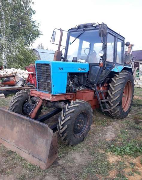 Мтз-82 (экскаватор)