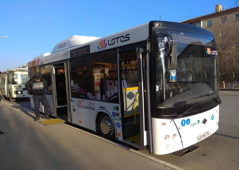 Газомоторный, низкопольный автобус "lotos-206"