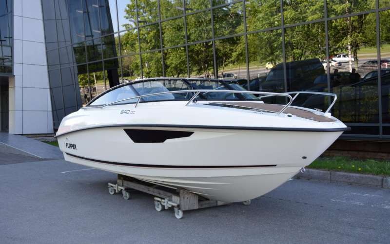 Катер Flipper 640 DC