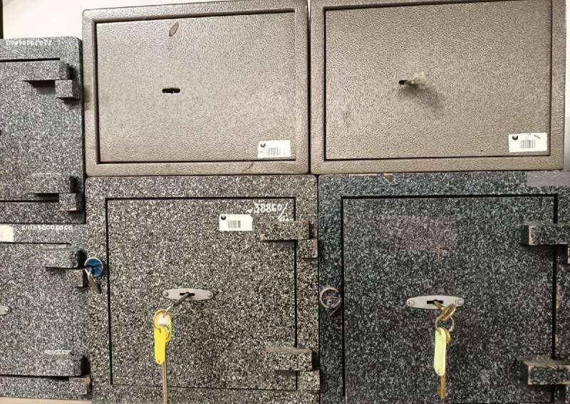 Сейфы малые уже менее 10шт, Б.У
