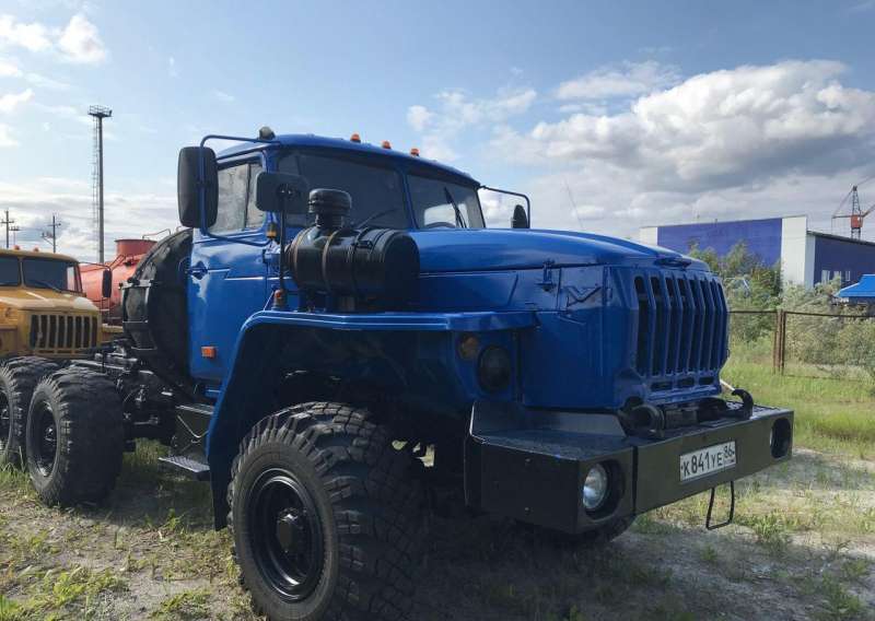 Урал 44202 тягач