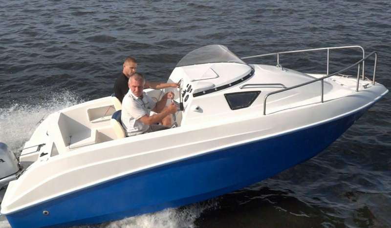 Моторная лодка Виза Легант - 515К