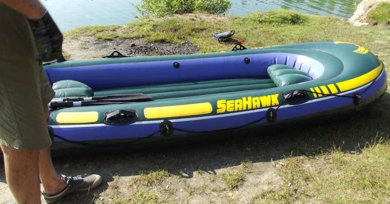 Надувная лодка Intex Seahawk-400