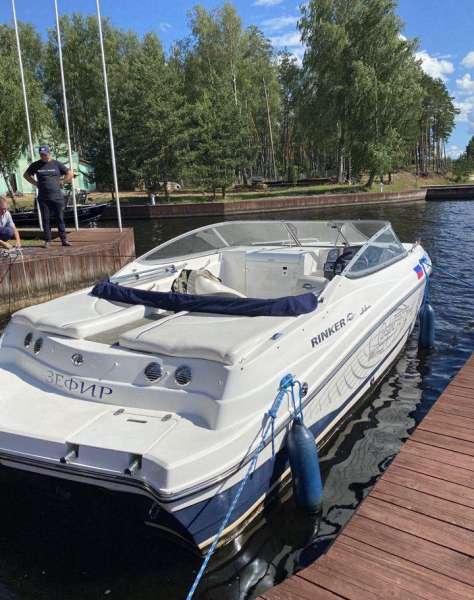 Катер моторный Rinker 210