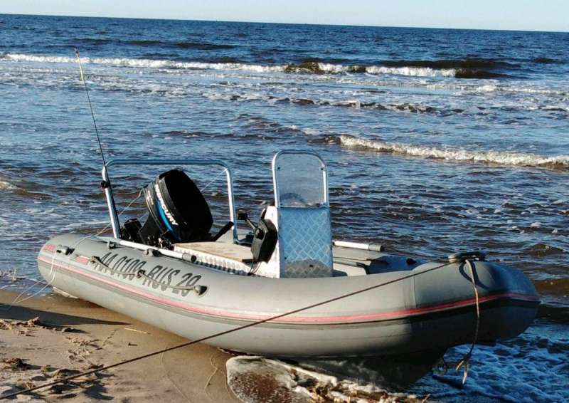 Продам моторную лодку риб раптор м410 с мотором ме