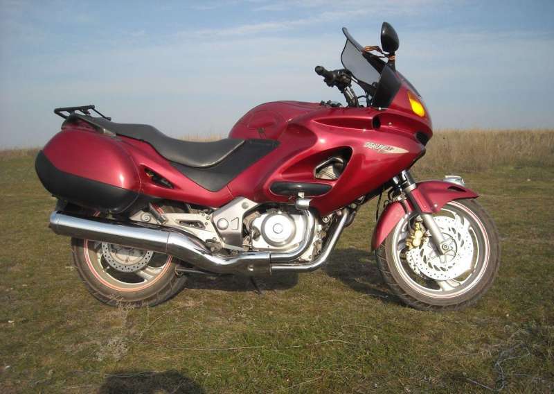 Honda NT650V Deauville