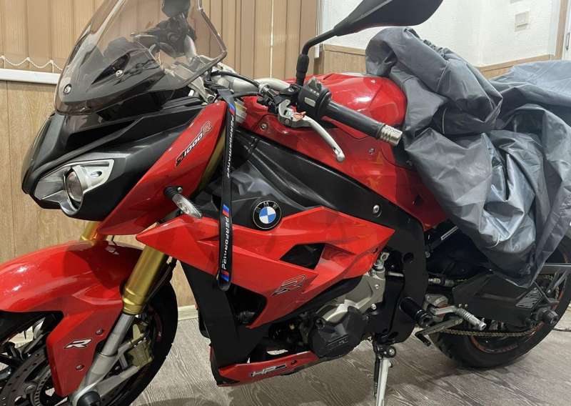 BMW s1000r