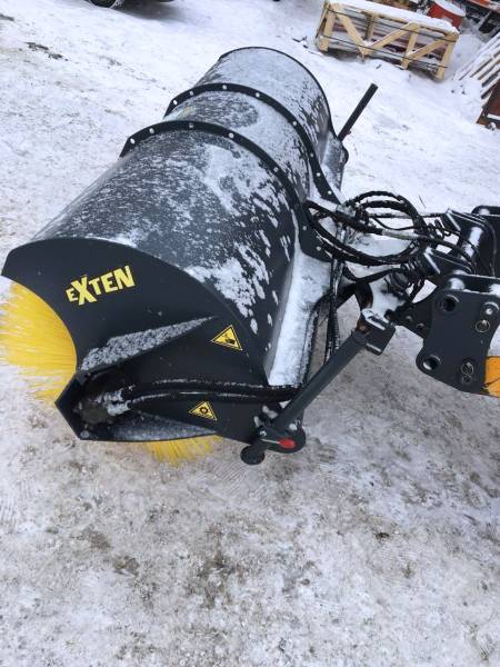 Щетка дорожная для экскаватора-погрузчика JCB 4CX